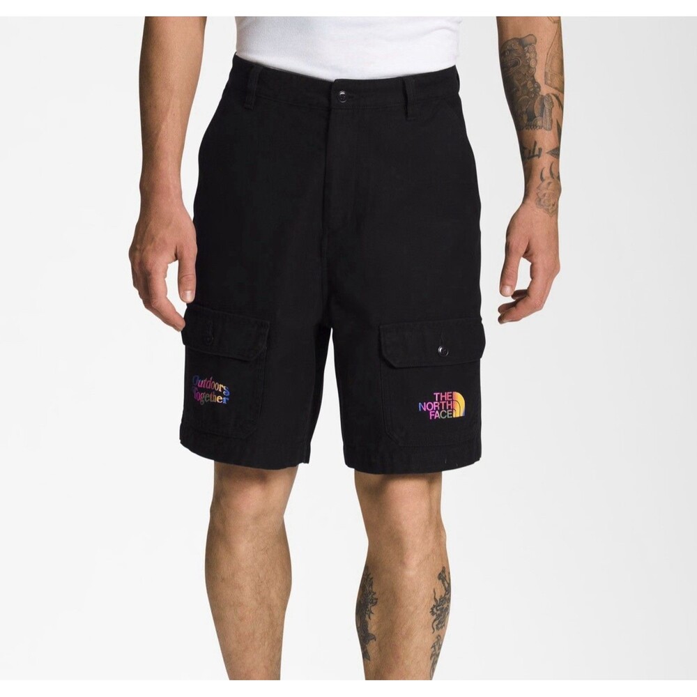 The North Face Valley Cargo Shorts Black Canvas 7” Inseam Size 31 Reg NEW